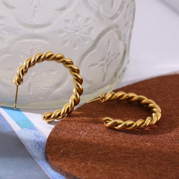 New 18K Gold Plated Braided Round Hoop Earrings - Picture 7 of 7